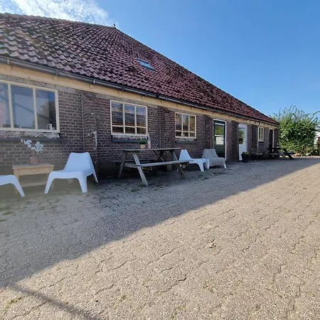 אתר קמפינג Trekkershut De Tulpenweide Breezand