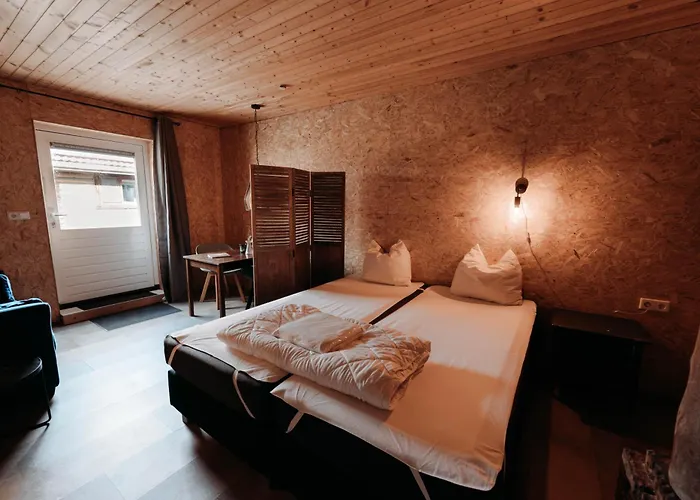 Camping Trekkershut De Tulpenweide *