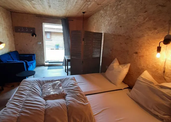 Camping Trekkershut De Tulpenweide