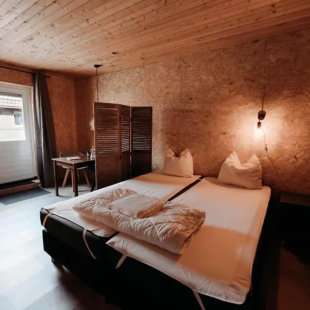 Campingplatz Trekkershut De Tulpenweide *