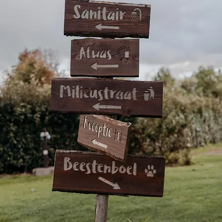 Trekkershut De Tulpenweide * Breezand (North Holland)